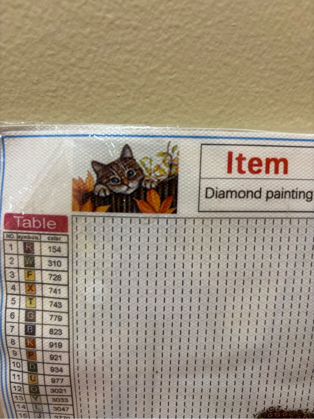 Diamond Painting Kit , Autumn Cat , Multicolor Diamond shape colors
